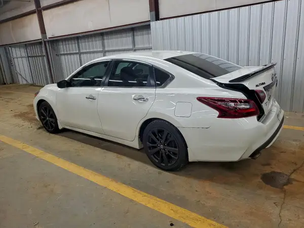 1N4AL3AP2JC220500 2018 NISSAN ALTIMA - Image 2