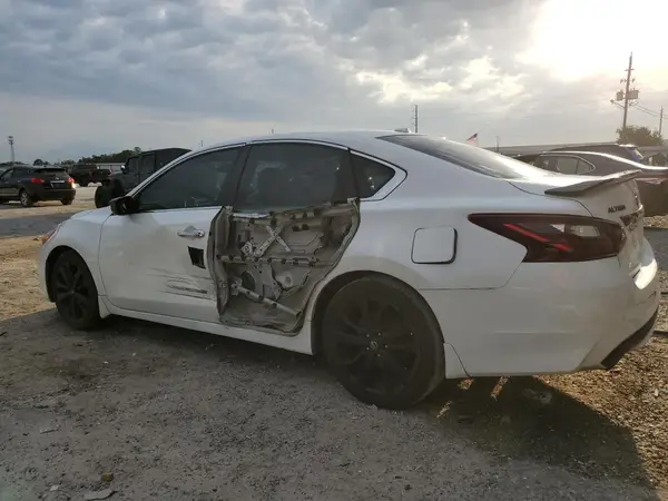 1N4AL3AP2JC220609 2018 NISSAN ALTIMA - Image 2