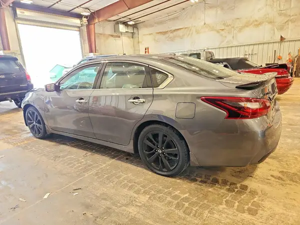 1N4AL3AP2JC221677 2018 NISSAN ALTIMA - Image 2