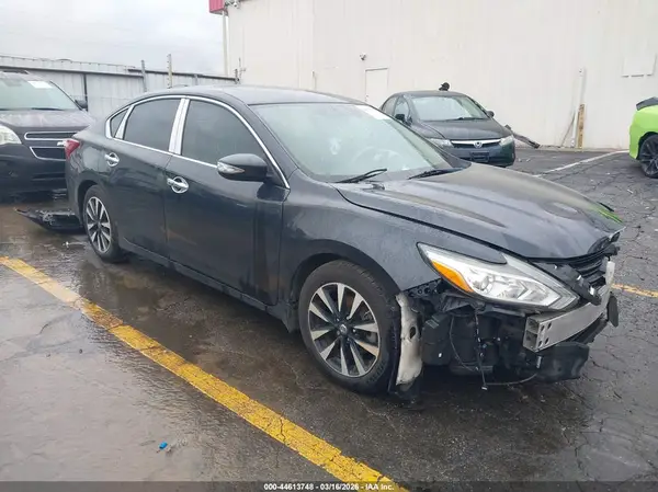 1N4AL3AP2JC225177 2018 NISSAN ALTIMA - Image 1