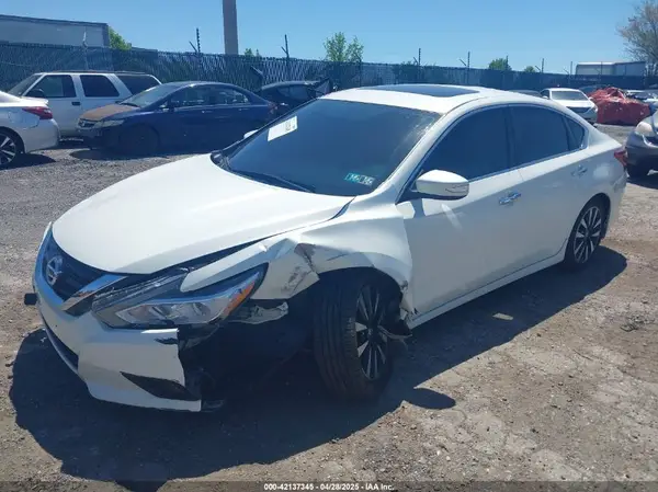 1N4AL3AP2JC225647 2018 NISSAN ALTIMA - Image 2