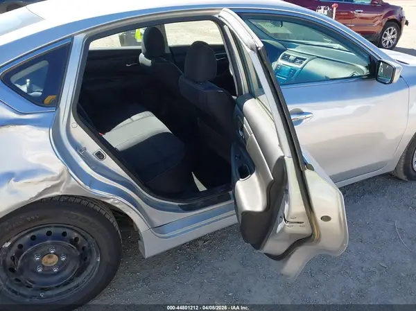 1N4AL3AP2JC225762 2018 NISSAN ALTIMA - Image 8