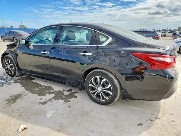 1N4AL3AP2JC226183 2018 NISSAN ALTIMA - Image 2