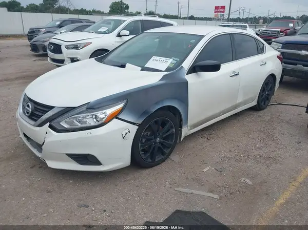 1N4AL3AP2JC227804 2018 NISSAN ALTIMA - Image 2