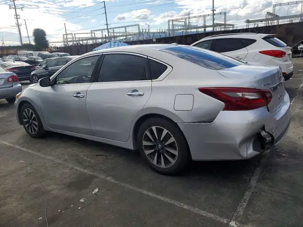 1N4AL3AP2JC233117 2018 NISSAN ALTIMA - Image 2