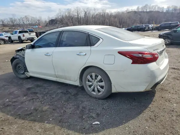 1N4AL3AP2JC233229 2018 NISSAN ALTIMA - Image 2
