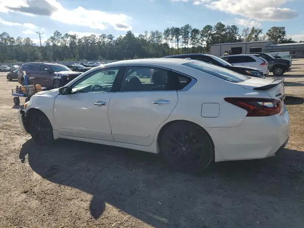 1N4AL3AP2JC237524 2018 NISSAN ALTIMA - Image 2
