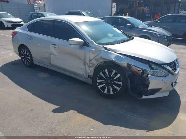 1N4AL3AP2JC239127 2018 NISSAN ALTIMA - Image 1