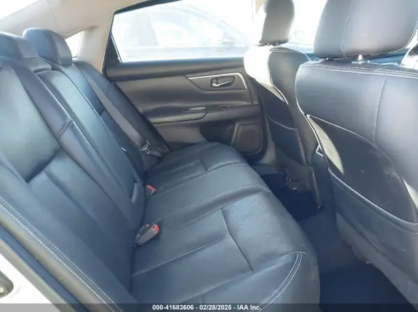 1N4AL3AP2JC239743 2018 NISSAN ALTIMA - Image 8