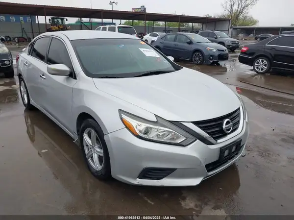 1N4AL3AP2JC243369 2018 NISSAN ALTIMA - Image 1
