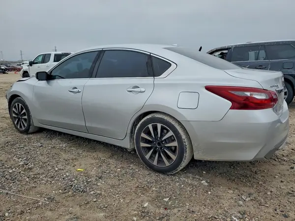 1N4AL3AP2JC243792 2018 NISSAN ALTIMA - Image 2