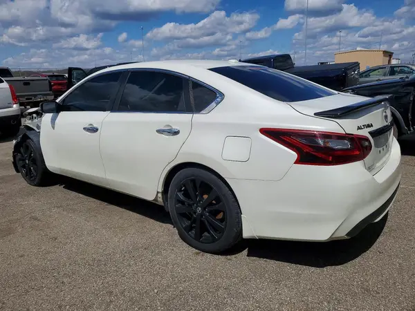 1N4AL3AP2JC247275 2018 NISSAN ALTIMA - Image 2