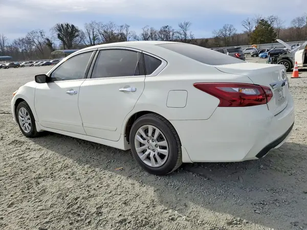 1N4AL3AP2JC252461 2018 NISSAN ALTIMA - Image 2