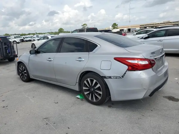 1N4AL3AP2JC256929 2018 NISSAN ALTIMA - Image 2