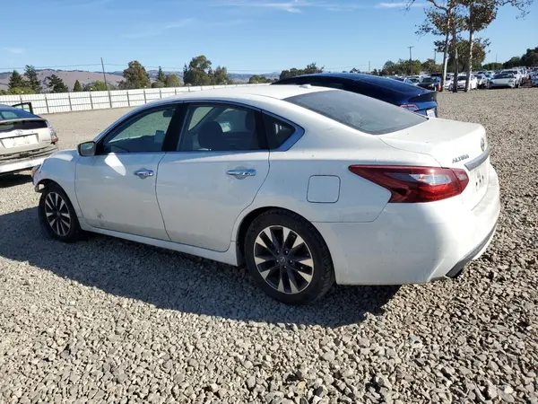 1N4AL3AP2JC258146 2018 NISSAN ALTIMA - Image 2