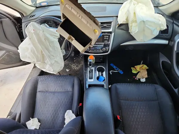1N4AL3AP2JC261564 2018 NISSAN ALTIMA - Image 8