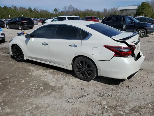 1N4AL3AP2JC264626 2018 NISSAN ALTIMA - Image 2