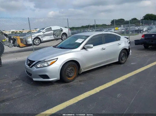 1N4AL3AP2JC267977 2018 NISSAN ALTIMA - Image 2