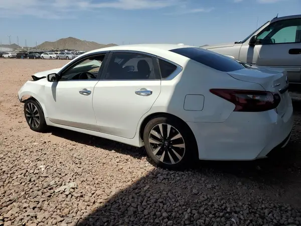 1N4AL3AP2JC268384 2018 NISSAN ALTIMA - Image 2