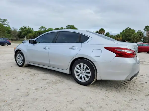 1N4AL3AP2JC271463 2018 NISSAN ALTIMA - Image 2
