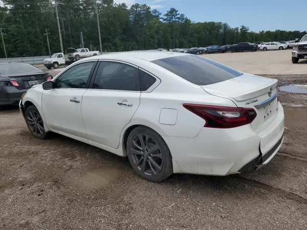 1N4AL3AP2JC275044 2018 NISSAN ALTIMA - Image 2
