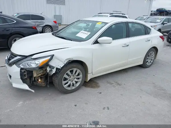 1N4AL3AP2JC278266 2018 NISSAN ALTIMA - Image 2