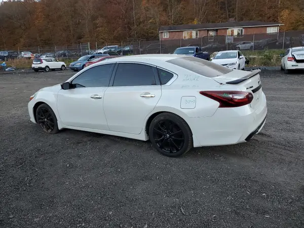 1N4AL3AP2JC282964 2018 NISSAN ALTIMA - Image 2