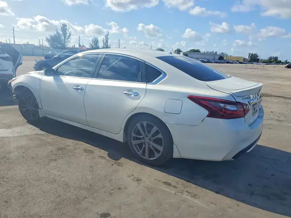 1N4AL3AP2JC285153 2018 NISSAN ALTIMA - Image 2