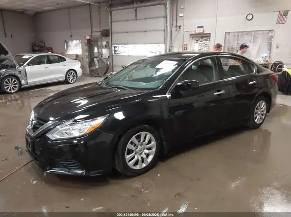 1N4AL3AP2JC285587 2018 NISSAN ALTIMA - Image 2