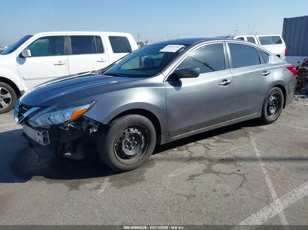 1N4AL3AP2JC286710 2018 NISSAN ALTIMA - Image 2