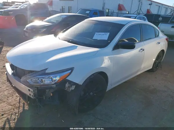 1N4AL3AP2JC286805 2018 NISSAN ALTIMA - Image 2