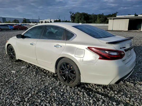 1N4AL3AP2JC290367 2018 NISSAN ALTIMA - Image 2