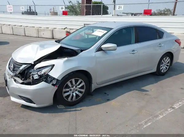 1N4AL3AP2JC290577 2018 NISSAN ALTIMA - Image 2