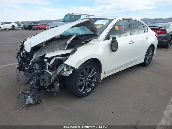 1N4AL3AP2JC294435 2018 NISSAN ALTIMA - Image 2