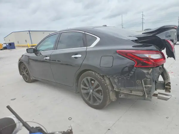 1N4AL3AP2JC471582 2018 NISSAN ALTIMA - Image 2