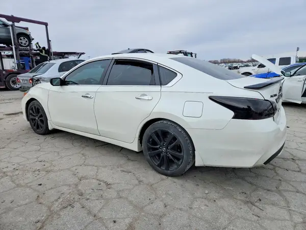 1N4AL3AP2JC472232 2018 NISSAN ALTIMA - Image 2
