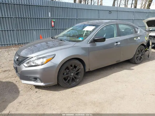 1N4AL3AP2JC475583 2018 NISSAN ALTIMA - Image 2