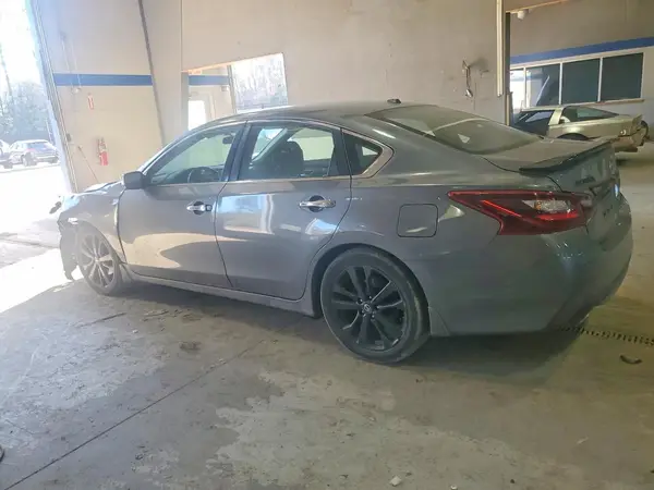 1N4AL3AP2JC478161 2018 NISSAN ALTIMA - Image 2