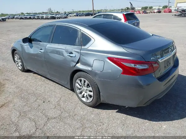 1N4AL3AP2JC479813 2018 NISSAN ALTIMA - Image 2