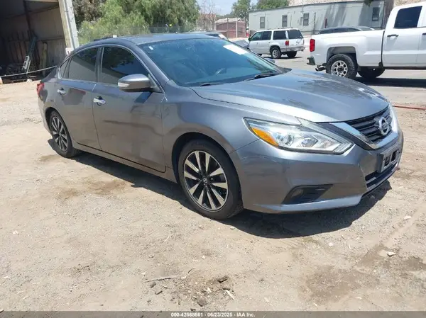 1N4AL3AP2JT275707 2018 NISSAN ALTIMA - Image 1