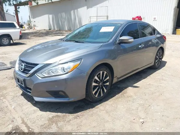 1N4AL3AP2JT275707 2018 NISSAN ALTIMA - Image 2