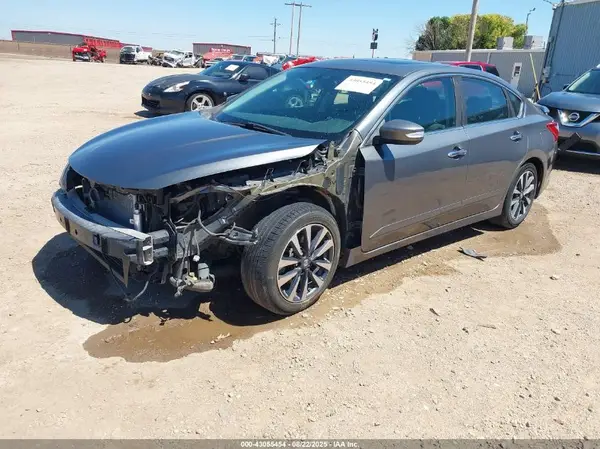 1N4AL3AP3GC125582 2016 NISSAN ALTIMA - Image 2