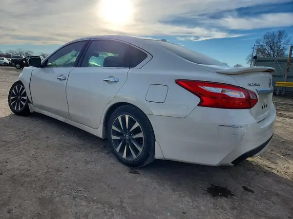 1N4AL3AP3GC130782 2016 NISSAN ALTIMA - Image 2
