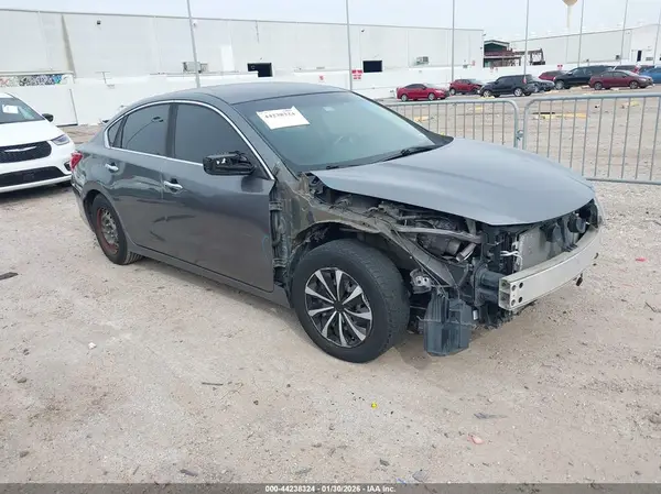 1N4AL3AP3GC135612 2016 NISSAN ALTIMA - Image 1