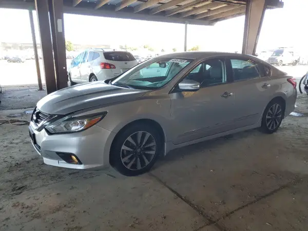 1N4AL3AP3GC140731 2016 NISSAN ALTIMA - Image 1