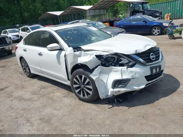1N4AL3AP3GC150465 2016 NISSAN ALTIMA - Image 1