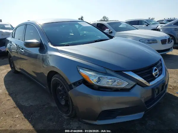 1N4AL3AP3GC167735 2016 NISSAN ALTIMA - Image 1