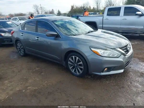 1N4AL3AP3GC182798 2016 NISSAN ALTIMA - Image 1