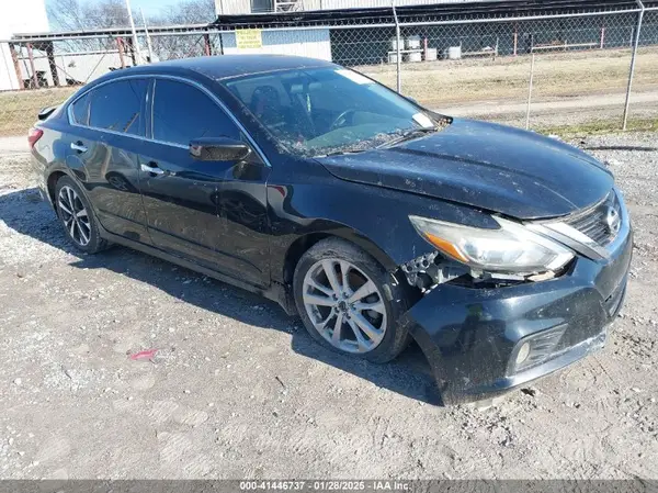 1N4AL3AP3GC205285 2016 NISSAN ALTIMA - Image 1