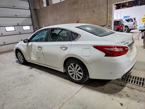 1N4AL3AP3GC211930 2016 NISSAN ALTIMA - Image 2